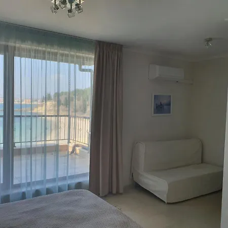 Сдам Квартиру На Первой Линии Моря В Городе Несебр Apartment Nessebar